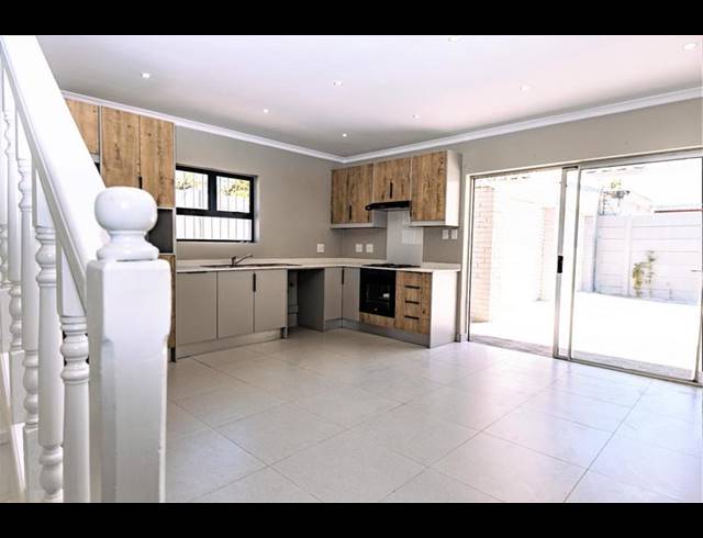 3 BEDROOM TOWNHOUSE FOR SALE IN LOTUS RIVER